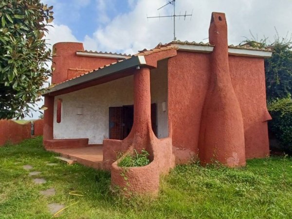 casa indipendente in vendita ad Ardea in zona Colle Romito