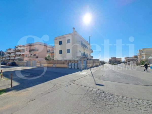 appartamento in vendita ad Ardea in zona Marina di Ardea