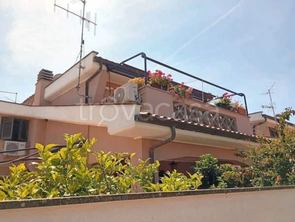 casa indipendente in vendita ad Ardea in zona Nuova California