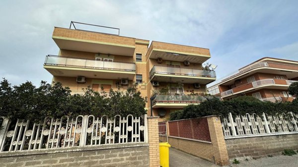 appartamento in vendita ad Ardea in zona Marina di Ardea