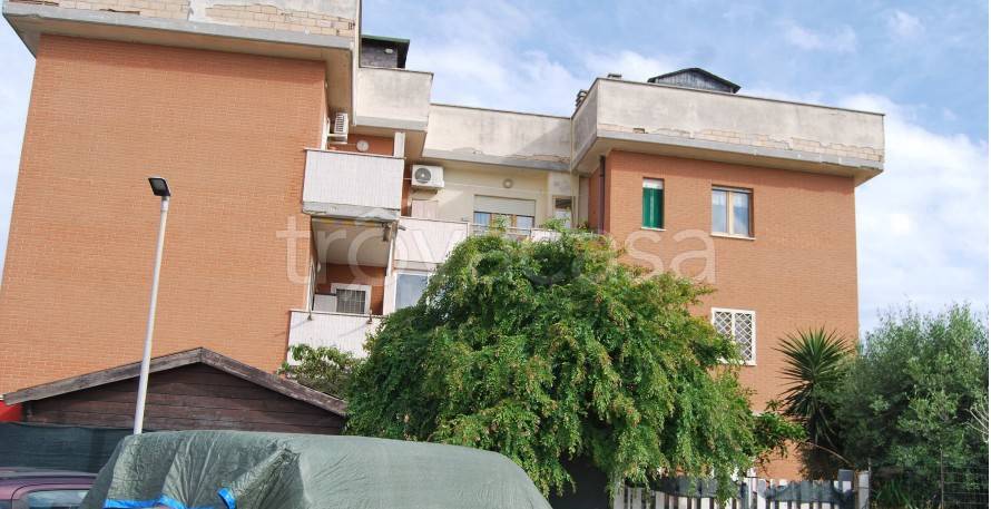 appartamento in vendita ad Ardea in zona Marina di Ardea