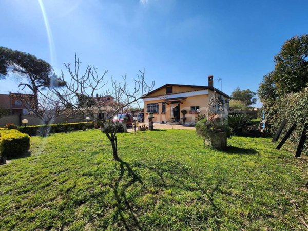 casa indipendente in vendita ad Ardea in zona Banditella