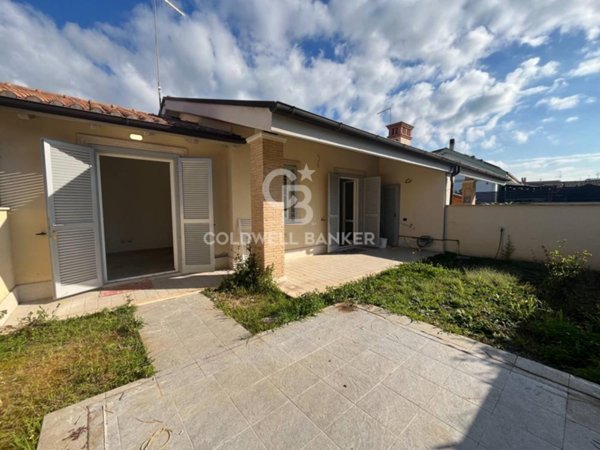 villetta a schiera in vendita ad Ardea in zona Nuova California