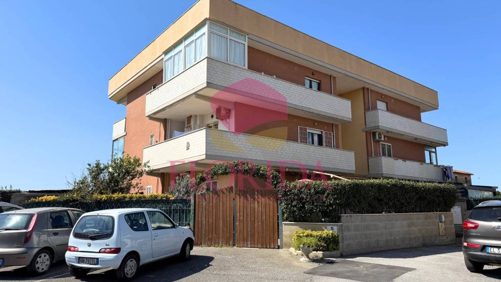appartamento in vendita ad Ardea in zona Marina di Ardea