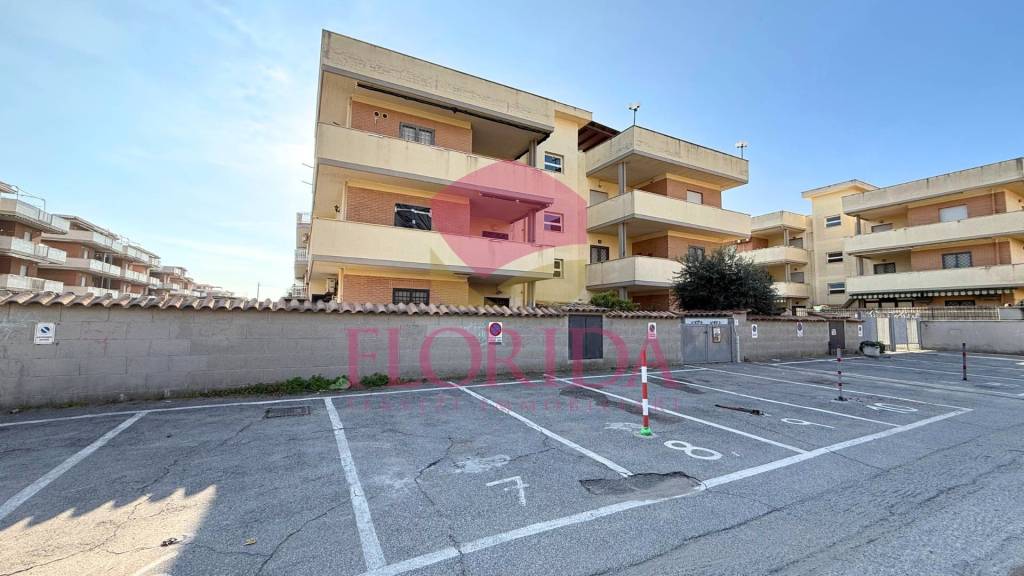 appartamento in vendita ad Ardea in zona Marina di Ardea