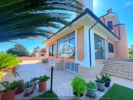 casa indipendente in vendita ad Ardea in zona Marina di Ardea