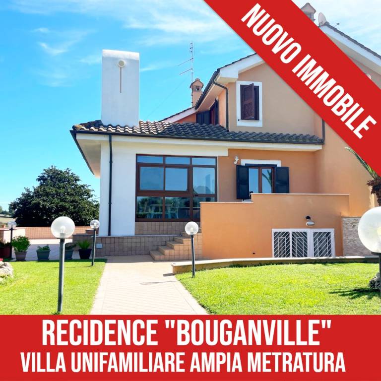 casa indipendente in vendita ad Ardea in zona Marina di Ardea
