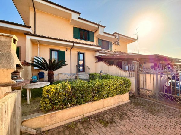 casa indipendente in vendita ad Ardea in zona Nuova California