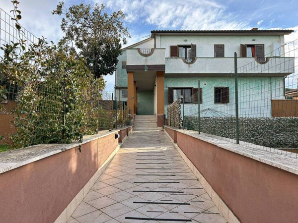 casa indipendente in vendita ad Ardea in zona Nuova Florida