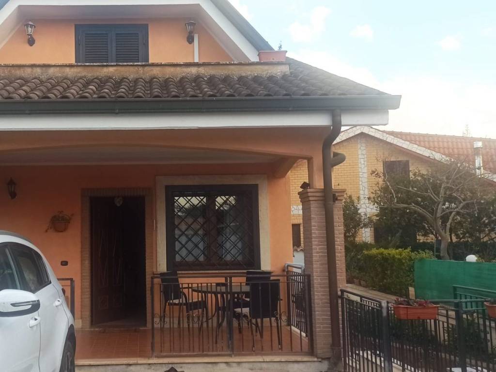 casa indipendente in vendita ad Ardea in zona Nuova Florida