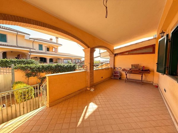 appartamento in vendita ad Ardea in zona Marina di Ardea