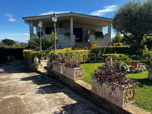 casa indipendente in vendita ad Ardea in zona Nuova California