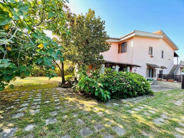 casa indipendente in vendita ad Ardea