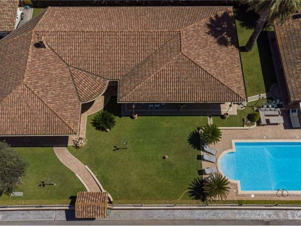 casa indipendente in vendita ad Ardea in zona Marina di Ardea