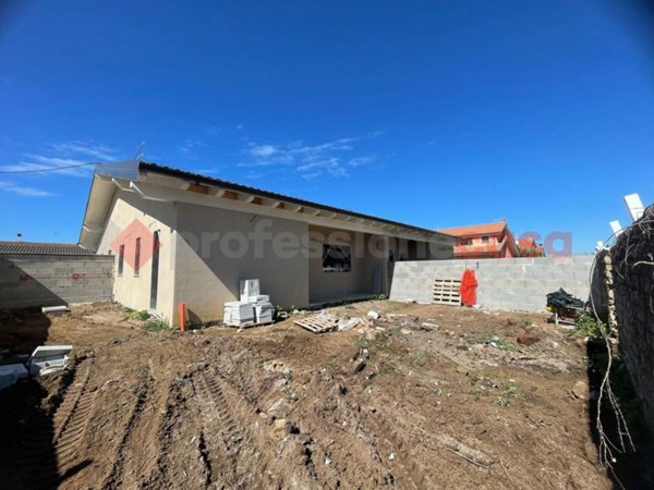 casa indipendente in vendita ad Ardea in zona Nuova Florida
