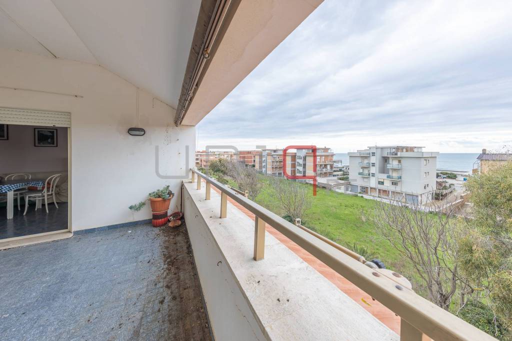 appartamento in vendita ad Ardea in zona Marina di Ardea