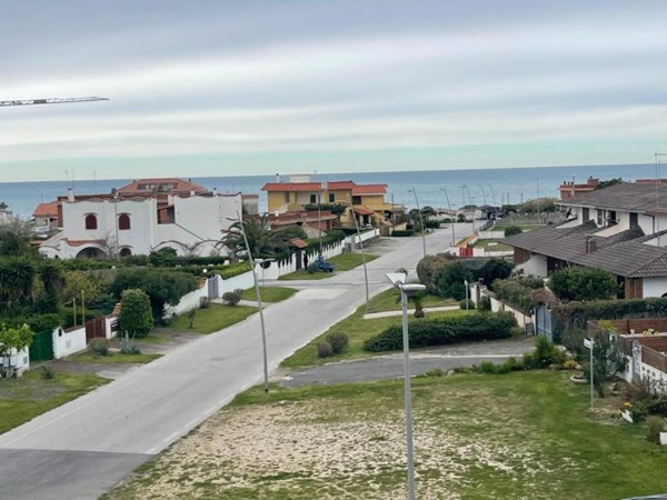 appartamento in vendita ad Ardea in zona Colle Romito
