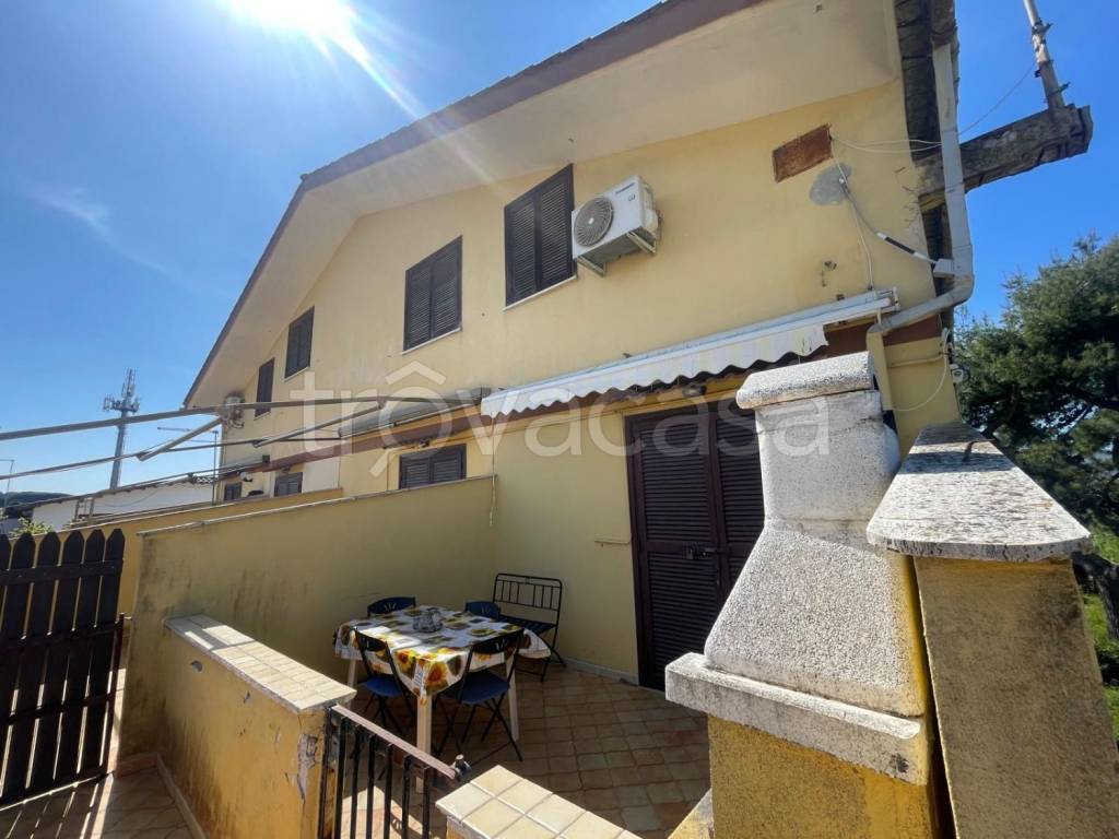 appartamento in vendita ad Ardea in zona Lido dei Pini