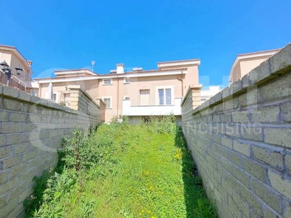 casa indipendente in vendita ad Ardea