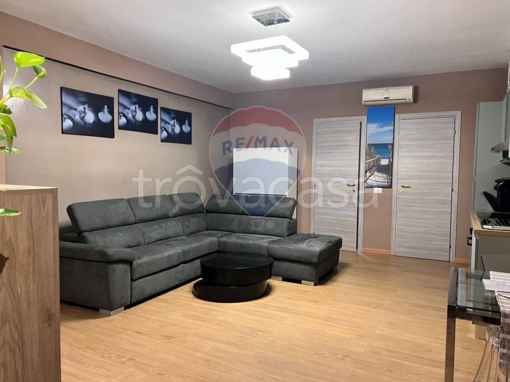 appartamento in vendita ad Ardea in zona Marina di Ardea