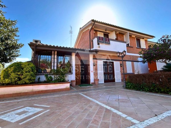 casa indipendente in vendita ad Ardea in zona Marina di Ardea