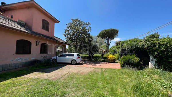casa indipendente in vendita ad Ardea in zona Banditella
