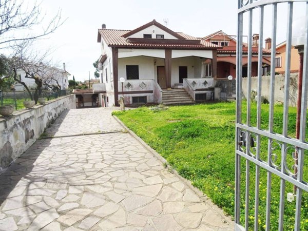 casa indipendente in vendita ad Ardea in zona Nuova California