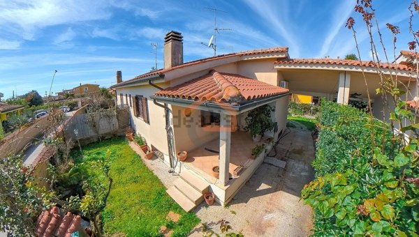 casa indipendente in vendita ad Ardea in zona Banditella