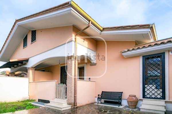 casa indipendente in vendita ad Ardea in zona Nuova Florida