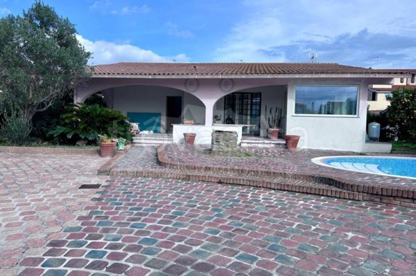 casa indipendente in vendita ad Ardea in zona Marina di Ardea