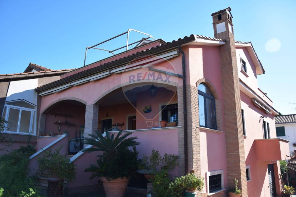 casa indipendente in vendita ad Ardea