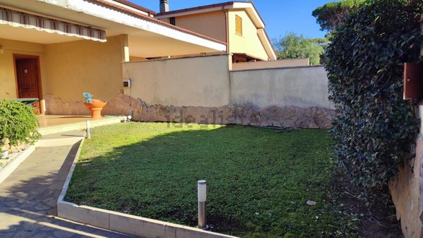 casa indipendente in vendita ad Ardea