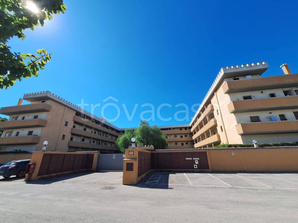 appartamento in vendita ad Ardea in zona Marina di Ardea