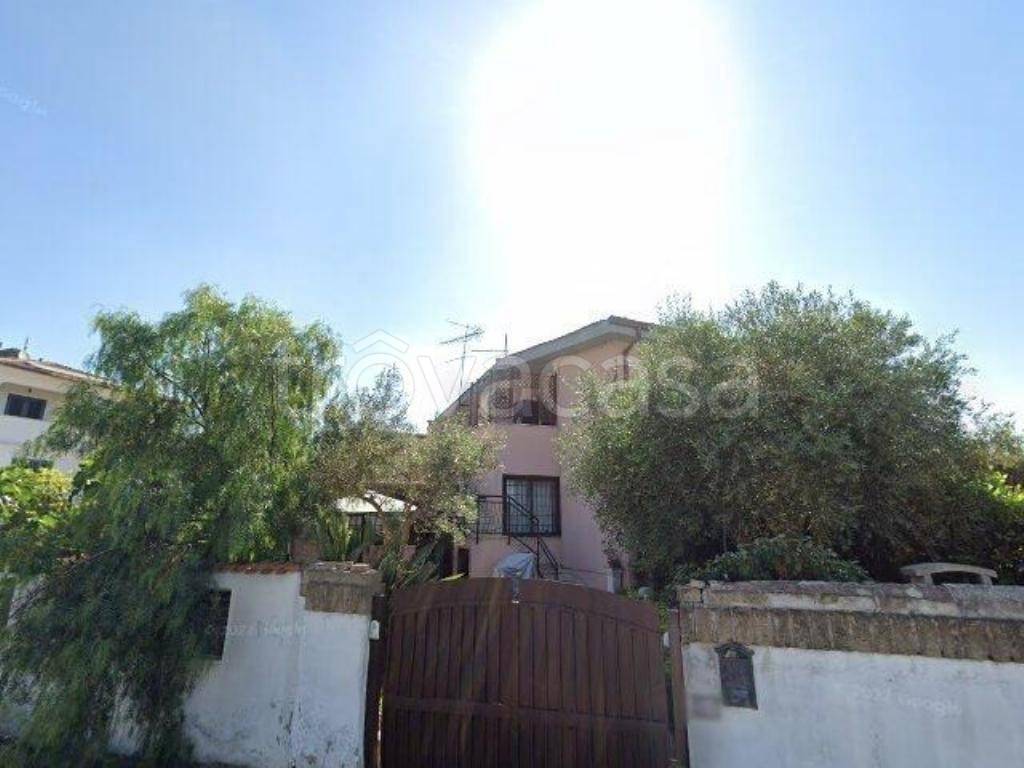 casa indipendente in vendita ad Ardea in zona Nuova California