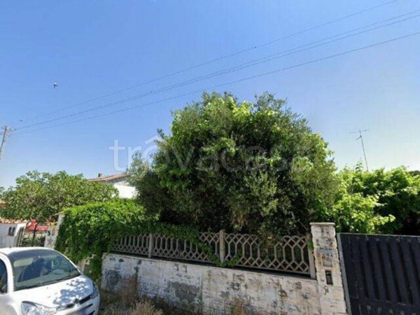 appartamento in vendita ad Ardea in zona Marina di Ardea