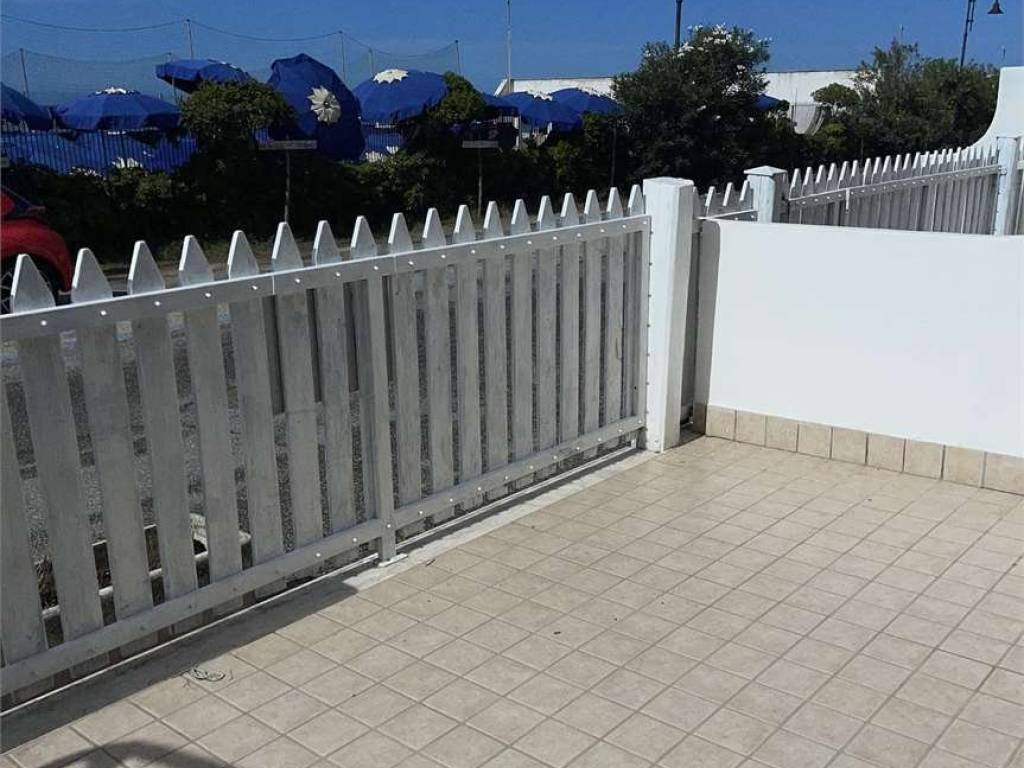 appartamento in vendita ad Ardea in zona Marina di Ardea