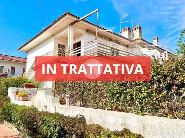 appartamento in vendita ad Ardea in zona Lido dei Pini