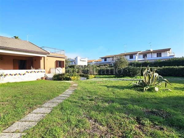 casa indipendente in vendita ad Ardea