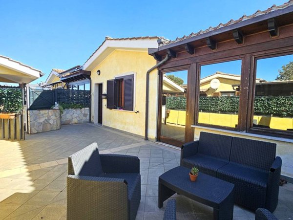 casa indipendente in vendita ad Ardea in zona Nuova Florida