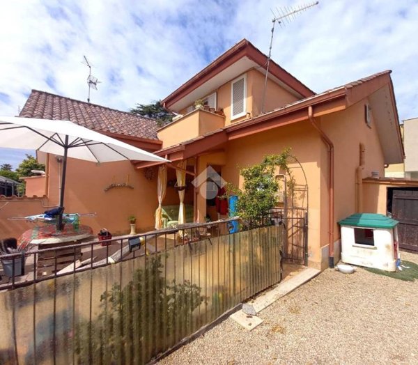 casa indipendente in vendita ad Ardea in zona Nuova California