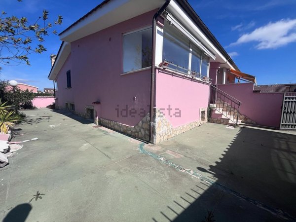 casa indipendente in vendita ad Ardea in zona Nuova Florida