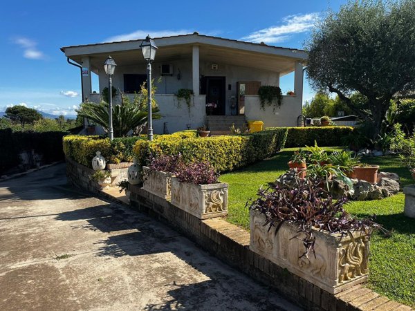 casa indipendente in vendita ad Ardea