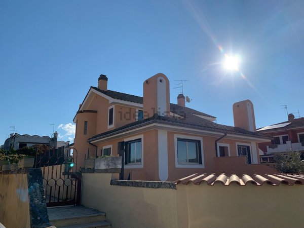 casa indipendente in vendita ad Ardea