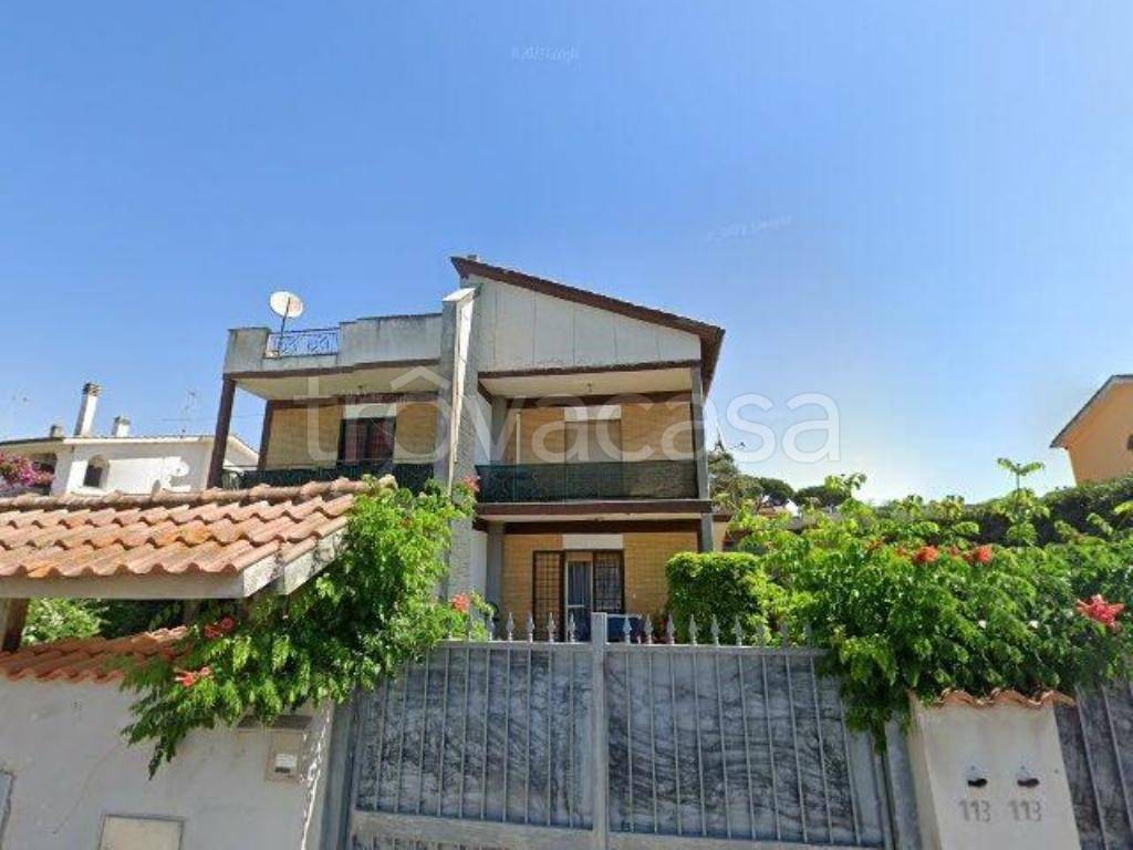 casa indipendente in vendita ad Ardea in zona Marina di Ardea