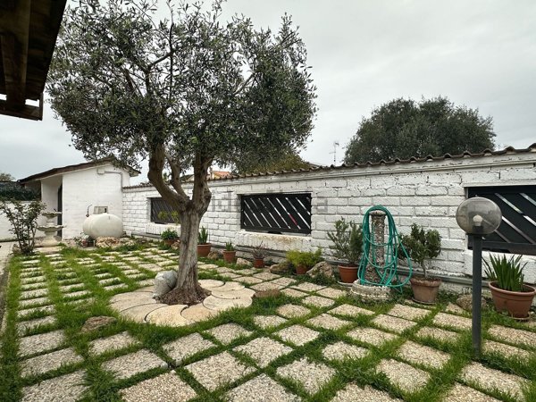 casa indipendente in vendita ad Ardea in zona Marina di Ardea