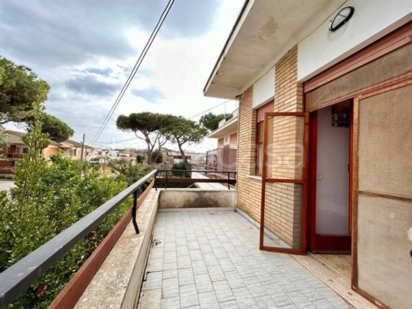 casa indipendente in vendita ad Ardea in zona Marina di Ardea