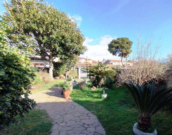 casa indipendente in vendita ad Ardea