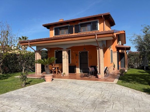 casa indipendente in vendita ad Ardea in zona Nuova Florida