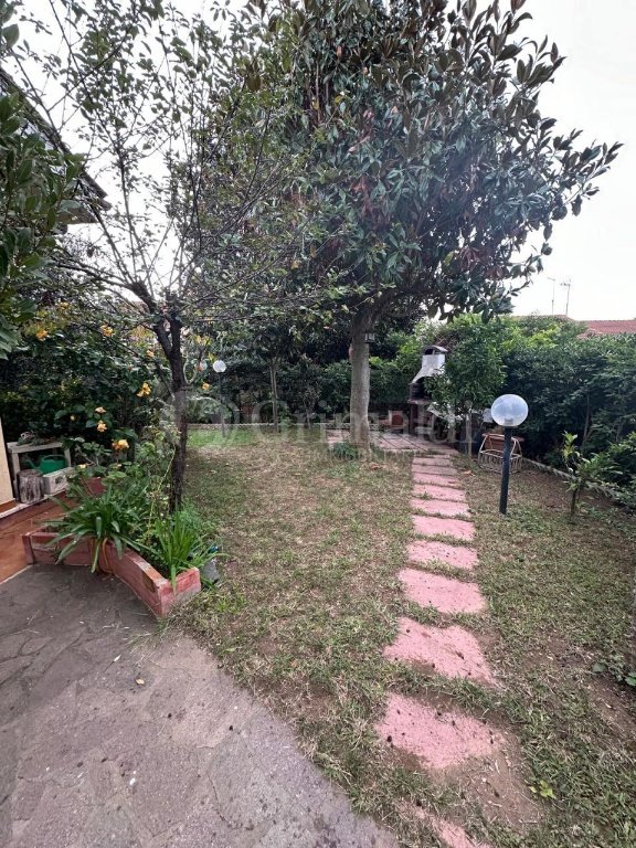 casa indipendente in vendita ad Ardea in zona Lido dei Pini