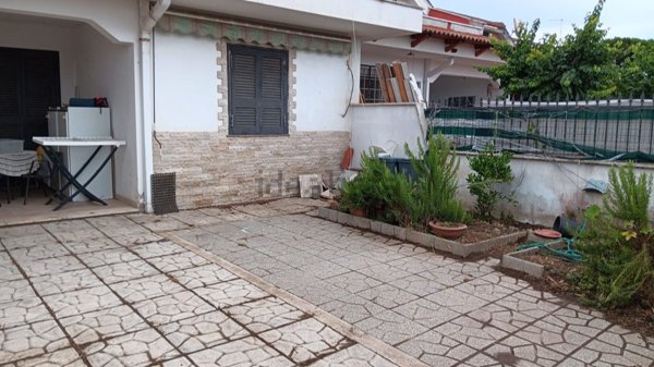 casa indipendente in vendita ad Ardea in zona Marina di Ardea